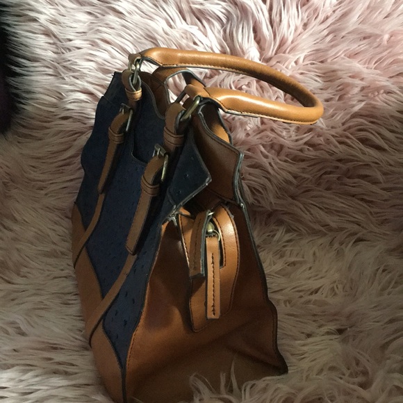 Handbag - Picture 2 of 5